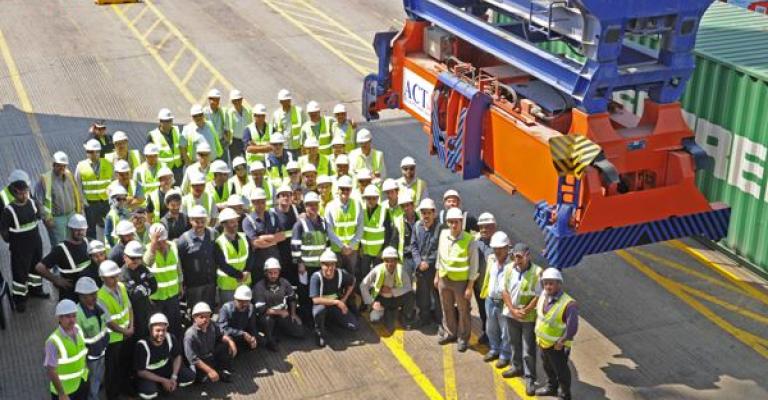 بعد تسريحهم.. عمّال في الميناء يرفضون العودة بأجور أقل