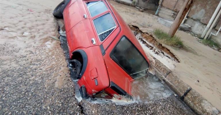 إنقاذ 9 أشخاص داهمتهم المياه بالزرقاء