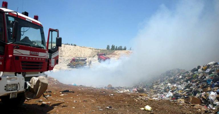 رئيس بلدية الزرقاء يقر بالمسؤولية في حرائق نفايات المحطة التحويلية
