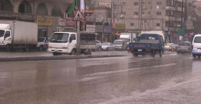 زخات مطر غزيرة وانخفاض على الحرارة زخات مطر غزيرة وانخفاض على الحرارة