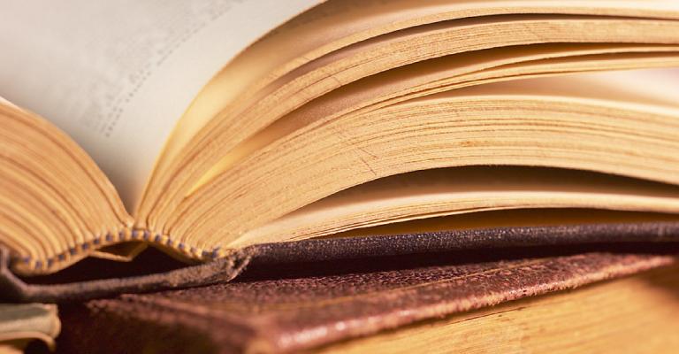 الكتاب.. نافذة اللاجئ السوري على الماضي والحاضر الكتاب.. نافذة اللاجئ السوري على الماضي والحاضر