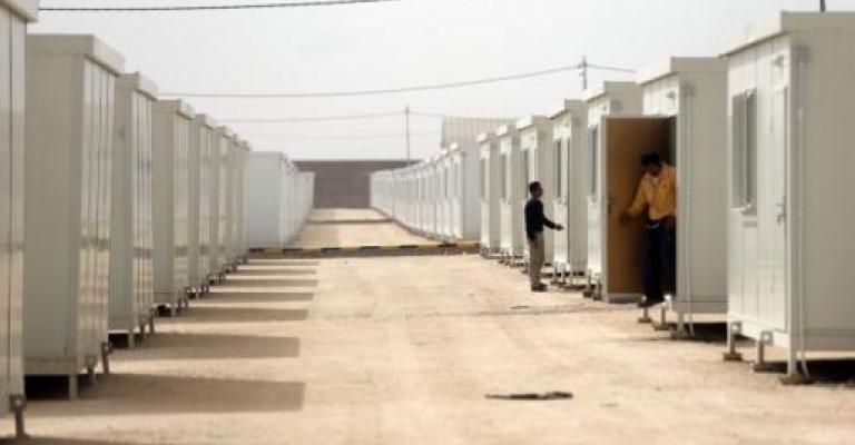 إعادة ترتيب الكرافانات في مخيم الزعتري إعادة ترتيب الكرافانات في مخيم الزعتري