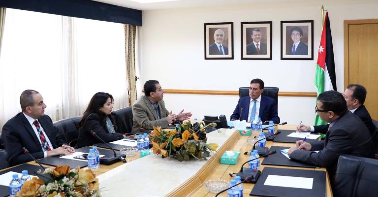 الطراونة يرفض توقيف الصحفيين ويدعو للجان تأديبية الطراونة يرفض توقيف الصحفيين ويدعو للجان تأديبية