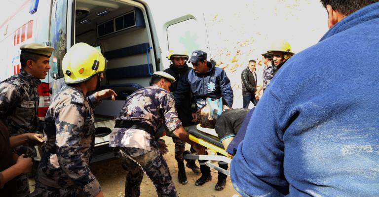 إنقاذ محاصر في حفّار مجنزرة بعبدون إنقاذ محاصر في حفّار مجنزرة بعبدون