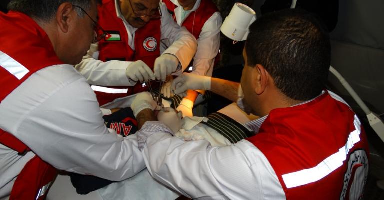 الجرحى السوريون.. نزف على فراش "الإهمال" الجرحى السوريون.. نزف على فراش "الإهمال"