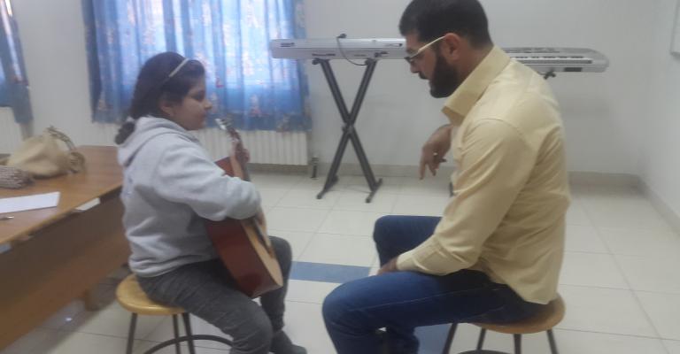 دورات اثرائية مجانية لاطفال الزرقاء في مركز الاميرة سلمى