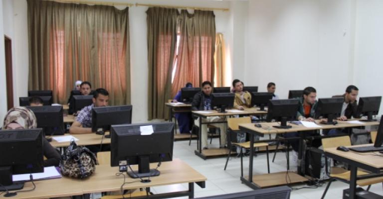 75 ألف طالب جامعي يتقدمون لامتحان الكفاءة 75 ألف طالب جامعي يتقدمون لامتحان الكفاءة