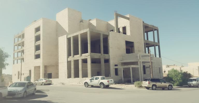 بعد نشر "هنا الزرقاء".. حل مشكلتي الانارة ومبنى التجارة بجبل طارق