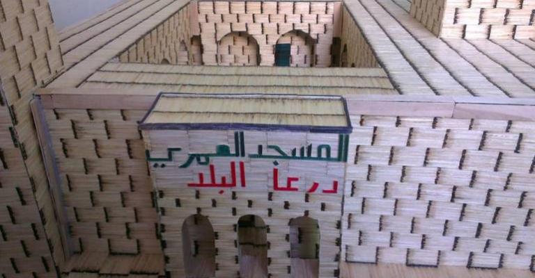 أبا زيد.. لاجىء مقعد يجسد المعالم السورية بأعواد ثقاب أبا زيد.. لاجىء مقعد يجسد المعالم السورية بأعواد ثقاب