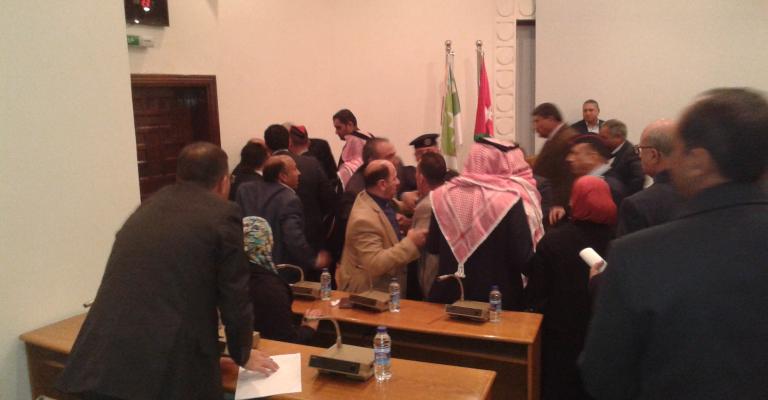 رفع جلسة الأمانة الطارئة إثر خلافات رفع جلسة الأمانة الطارئة إثر خلافات