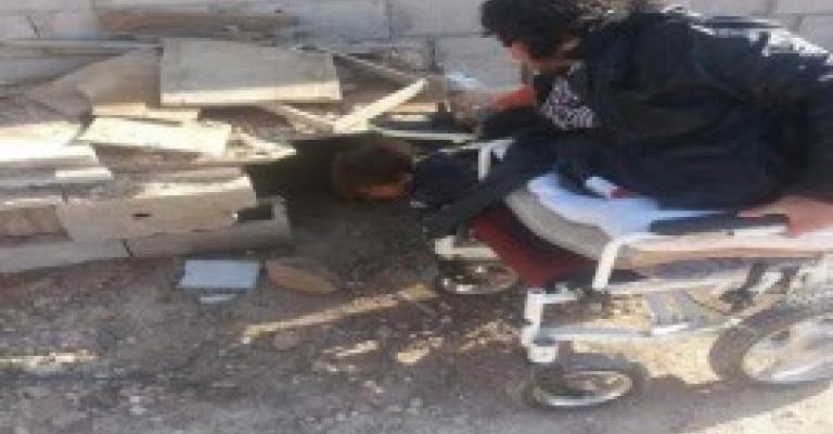 لاجئ سوري يكمل مشوار حياته بنصف جسد لاجئ سوري يكمل مشوار حياته بنصف جسد