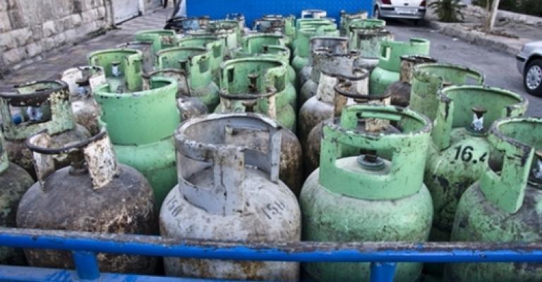 سعر الغاز "المرتفع" يدفع الزرقاويين للبحث عن بدائل أخرى للتدفئة سعر الغاز "المرتفع" يدفع الزرقاويين للبحث عن بدائل أخرى للتدفئة