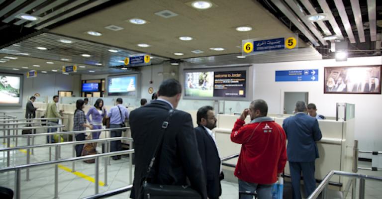 يمنيون يدخلون الأردن بدون وثائق يمنيون يدخلون الأردن بدون وثائق