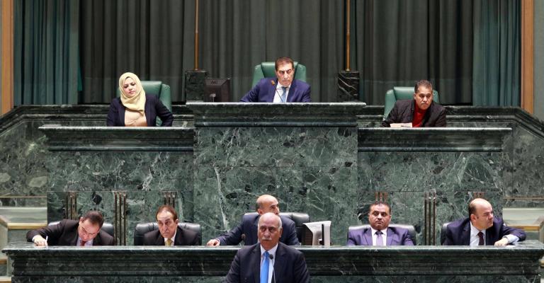 أول أيام مناقشة الموازنة: النسور يتلقى انتقادات واسعة أول أيام مناقشة الموازنة: النسور يتلقى انتقادات واسعة