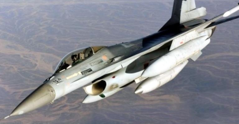 سقوط طائرة عسكرية وإحباط محاولة تسلل