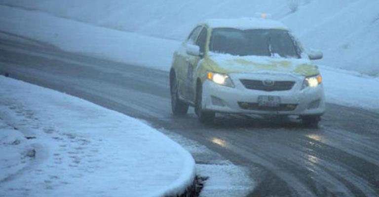 الدفاع المدني يتعامل مع نحو 3500 حادثاً خلال المنخفض