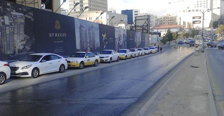 سائقو عمّان العقبة.. أول الاعتصامات بعد خفض أجور النقل سائقو عمّان العقبة.. أول الاعتصامات بعد خفض أجور النقل