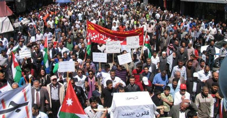 المواطنون والأحزاب... علاقة "باردة" المواطنون والأحزاب... علاقة "باردة"