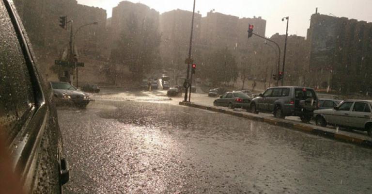 منخفض جوي وتحذيرات من السيول والرياح العاصفة