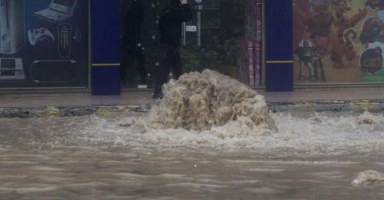 شوارع بعمّان تشهد تسرباً للمياه العادمة