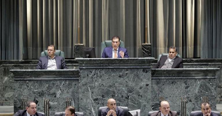 النواب يقر المادة 8 من الانتخاب كما جاءت من اللجنة وسط جدل تحت القبة