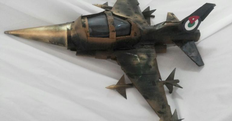 إبراهيم المجالي ينقل مهاراته في فن إعادة التدوير لطلبة "الهاشمية"