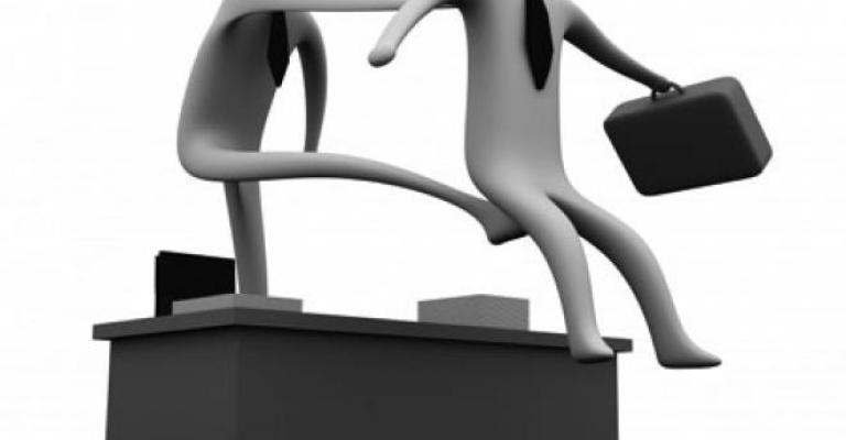 إنهاء خدمات موظف لتعيين ابن شقيق مسؤول إنهاء خدمات موظف لتعيين ابن شقيق مسؤول