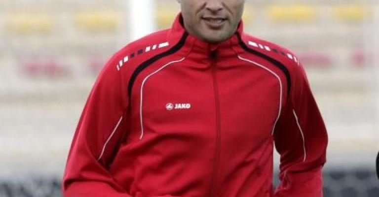 الاتحاد الآسيوي يوقف شفيع 4 مباريات - تقرير صوتي