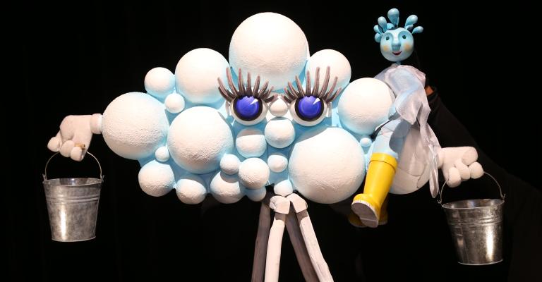 مسرح متخصص للطفل في مركز هيا الثقافي