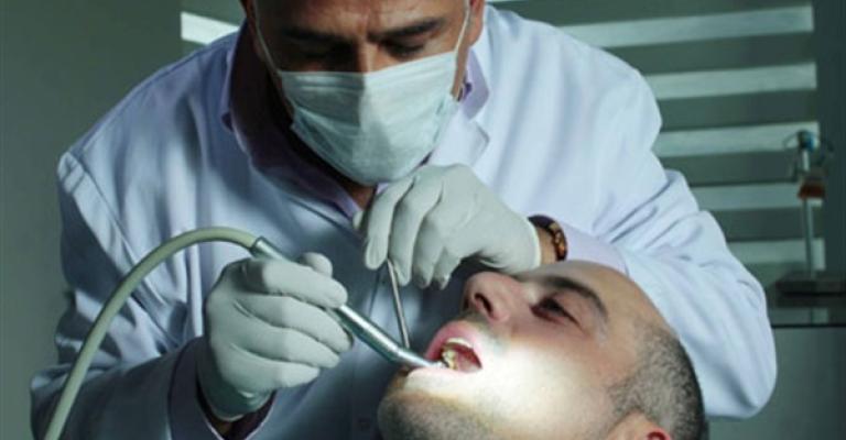 اتفاق يسمح للغزيين بمزاولة طب الأسنان