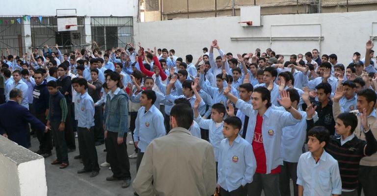 تعليق دوام المدارس الحكومية والخاصة الأربعاء