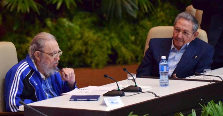 كاسترو يخرج من عزلته ليتحدث عن الموت كاسترو يخرج من عزلته ليتحدث عن الموت