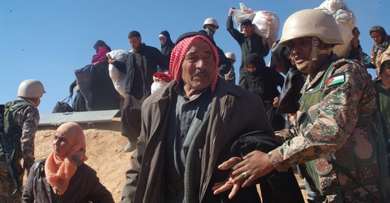 دخول 301 لاجئ سوري إلى الأردن