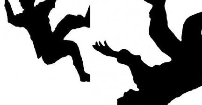 عدول مجموعة أشخاص عن الانتحار بالقرب من"الداخلية"