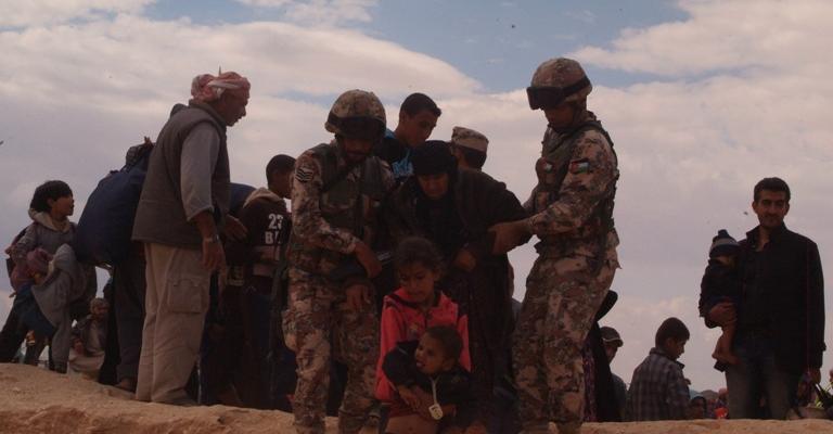 دخول 505 لاجئين سوريّين للأردن