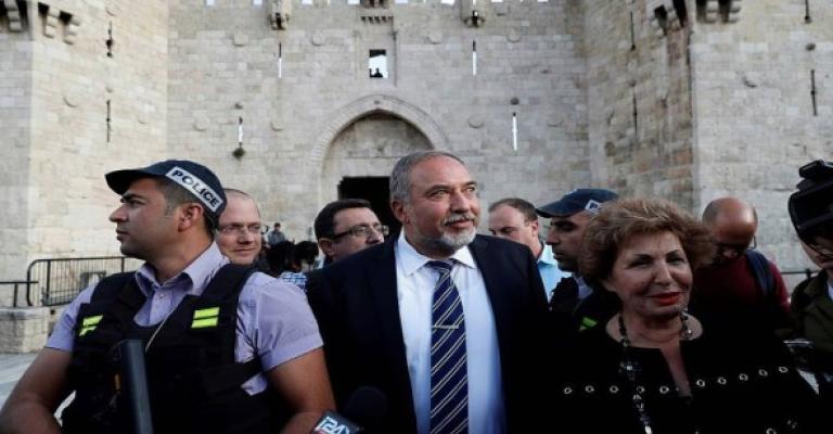 "ليبرمان" يقتحم الأقصى "ليبرمان" يقتحم الأقصى