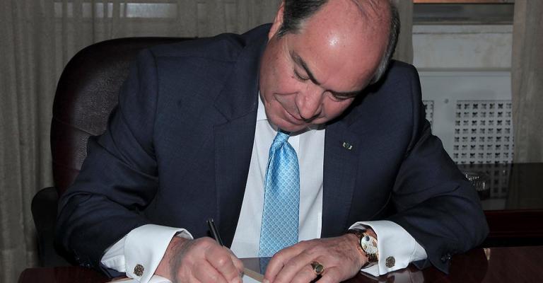 "الملقي" يشهر ذمته المالية "الملقي" يشهر ذمته المالية