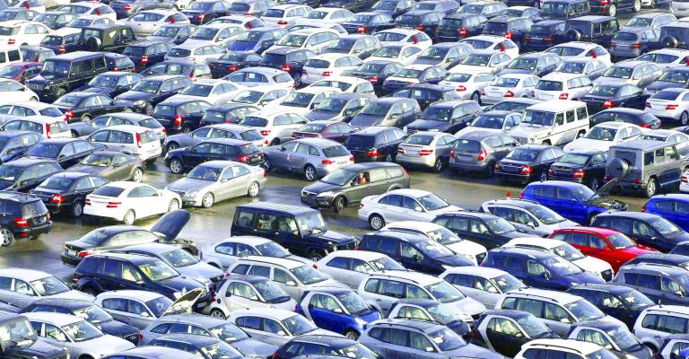 العاملون في تجارة المركبات يقررون التوقف عن العمل