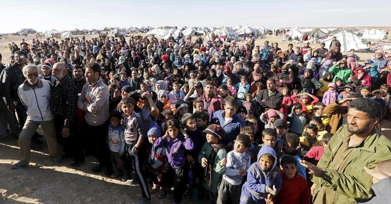 "هيومن رايتس" تطالب الأردن باستئناف شحنات المساعدات للاجئي الرقبان