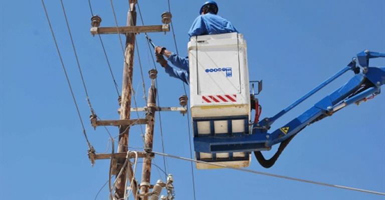 علي الحديد يشكّك بـ"إحصائيات" تتحدث عن 990 دينار كراتب للعامل في الكهرباء علي الحديد يشكّك بـ"إحصائيات" تتحدث عن 990 دينار كراتب للعامل في الكهرباء