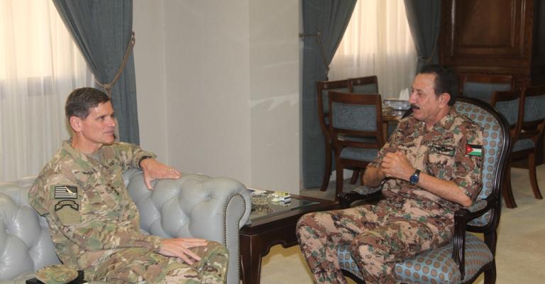 قائد القيادة المركزية في الجيش الأمريكي يزور الأردن قائد القيادة المركزية في الجيش الأمريكي يزور الأردن