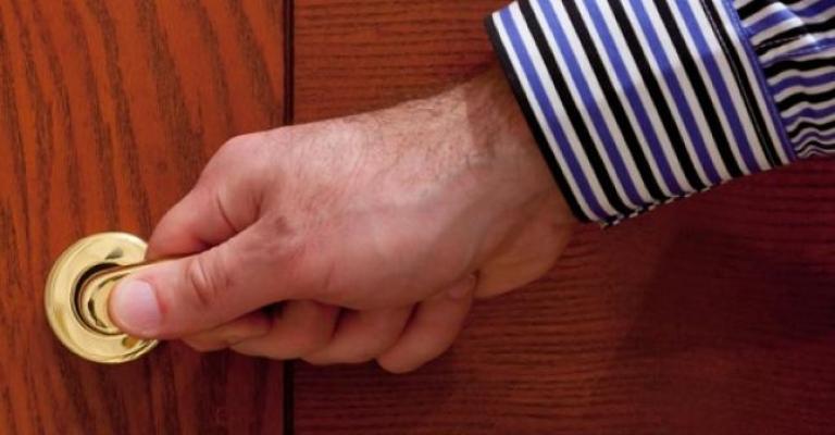 المياه تحذر من مشبوهين يدعون فحص المياه لدخول المنازل