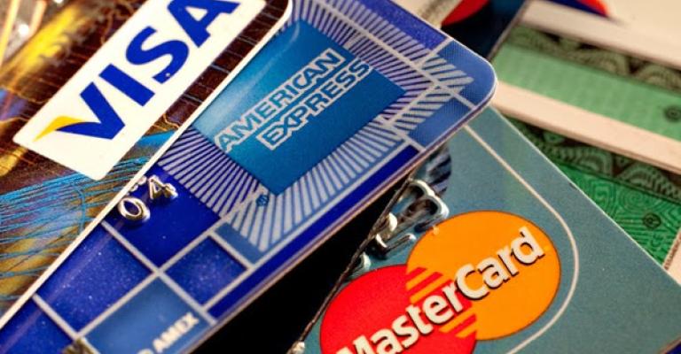 القبض على 7 مشتبه بهم باستخدام بطاقات إلكترونية مسروقة