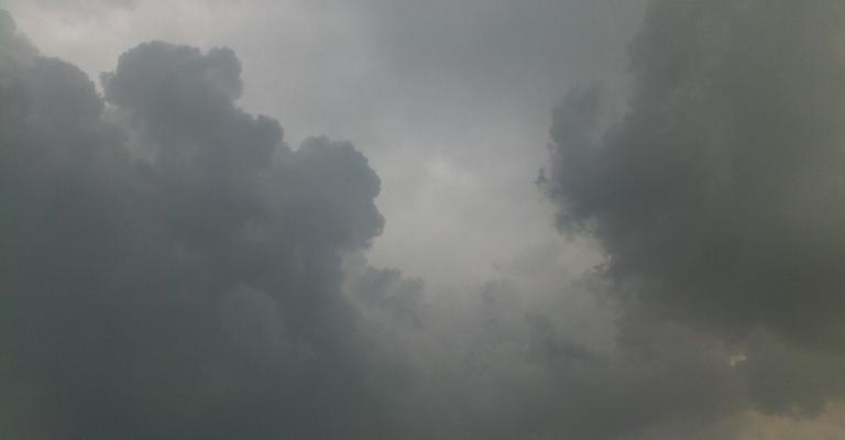 أجواء حارّة و وفرصة لأمطار رعدية في البادية