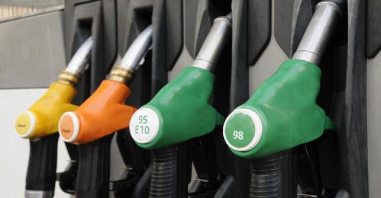 انخفاض سعر النفط 1.2% وترجيح تثبيت الأسعار