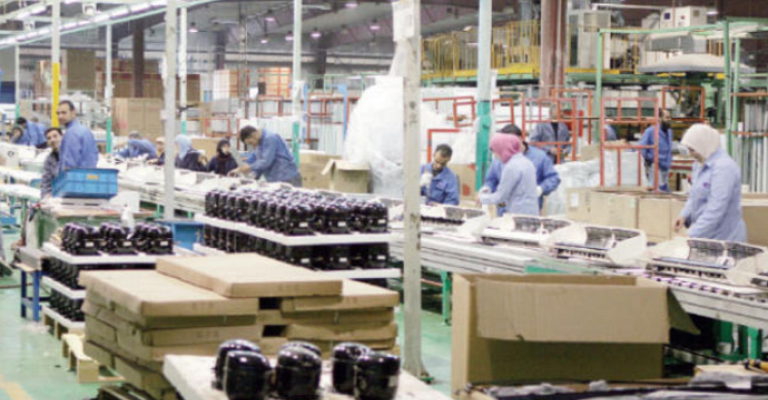 العاملون في المناطق الصناعية المؤهلة.. "دائرة الانتهاكات على حالها"