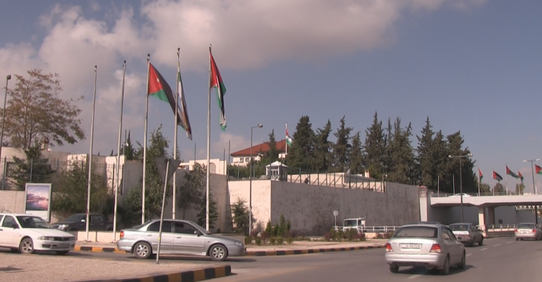 مجلس الوزراء يقر "المعدل لقانون منع الجرائم والعادات العشائرية" مجلس الوزراء يقر "المعدل لقانون منع الجرائم والعادات العشائرية"