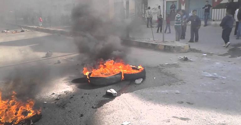 أعمال احتجاج أمام متصرفية الرمثا بسبب نتائج الانتخابات