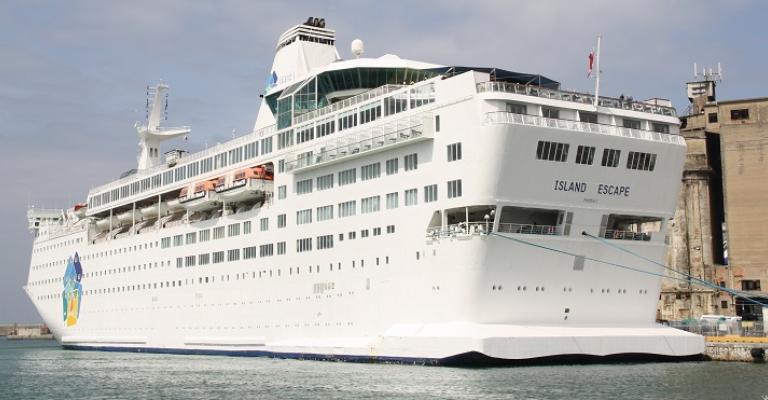 3000 سائح يصلون العقبة 3000 سائح يصلون العقبة