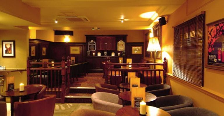 إغلاق 80 كوفي شوب ومطعم مخالفاً